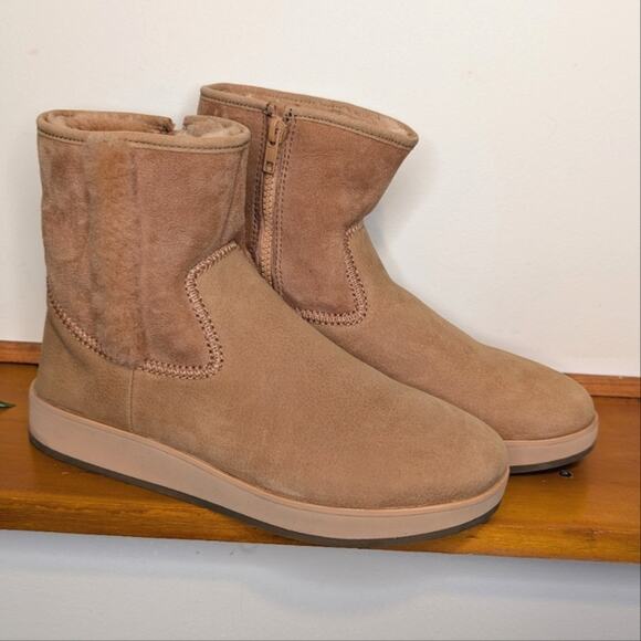 Olukai Pāʻina Hulu Women's Tan Suede Boots Size 9 - Picture 1 of 8